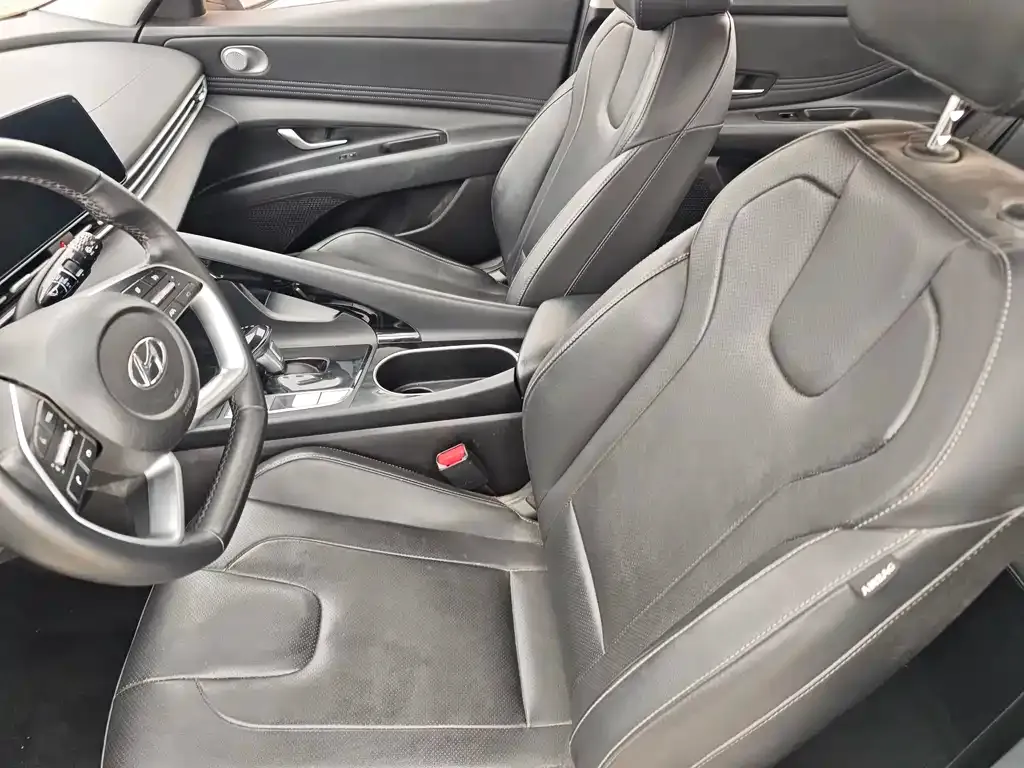 Hyundai Elantra 2022 из CN, фото 8