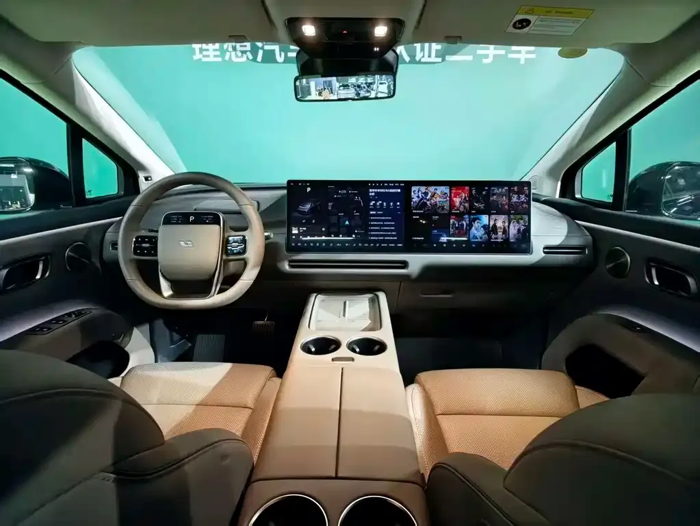 Li Auto i8 — фото 8