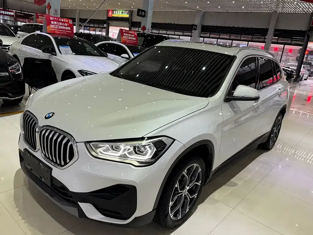 BMW X1 — фото 1