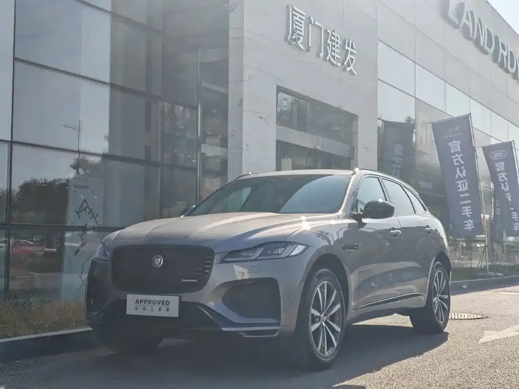 Jaguar F-PACE — фото 1
