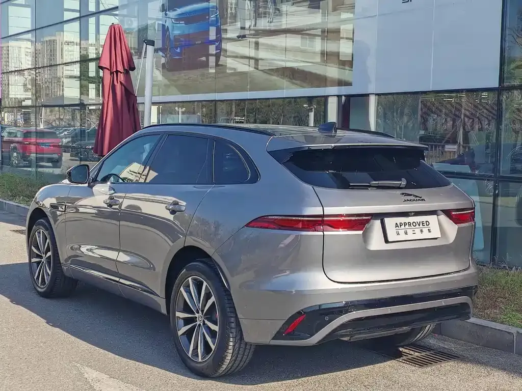 Jaguar F-PACE — фото 7