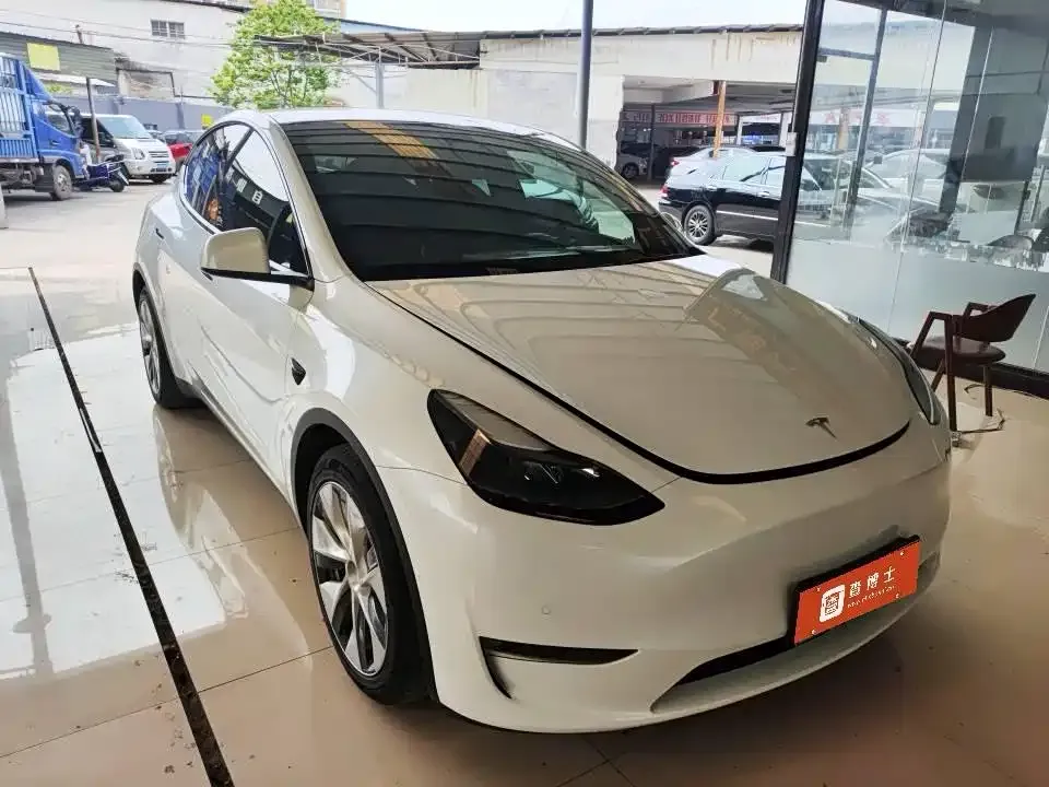 Tesla Model Y — фото 7