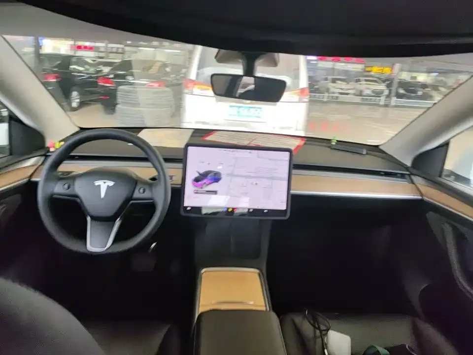 Tesla Model Y — фото 2