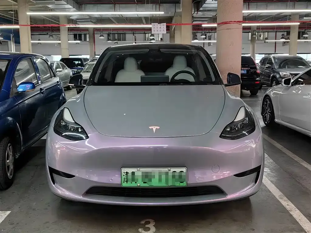Tesla Model Y — фото 9