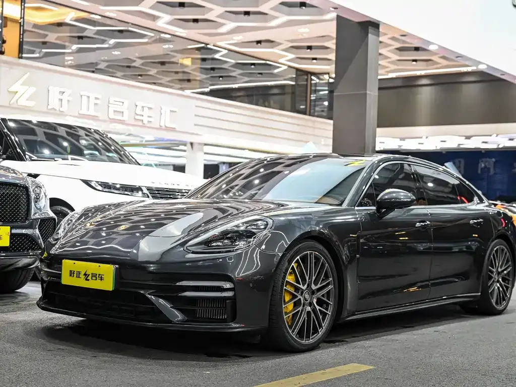 Porsche Panamera Hybrid — фото 1