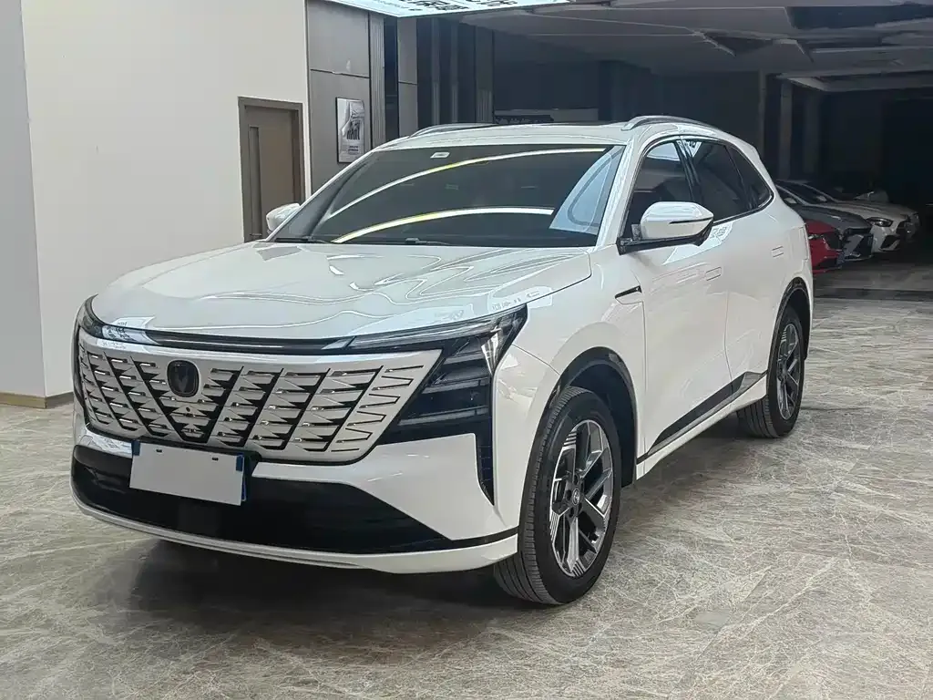 Changan CS75PLUS — фото 1