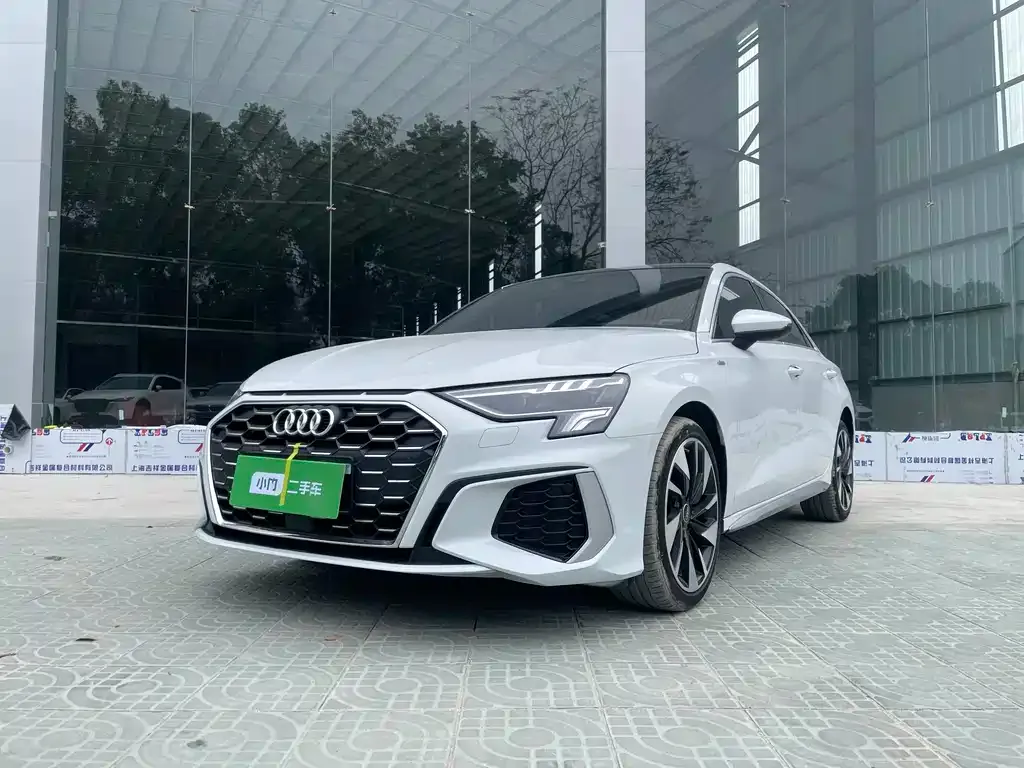 Audi A3 — фото 1