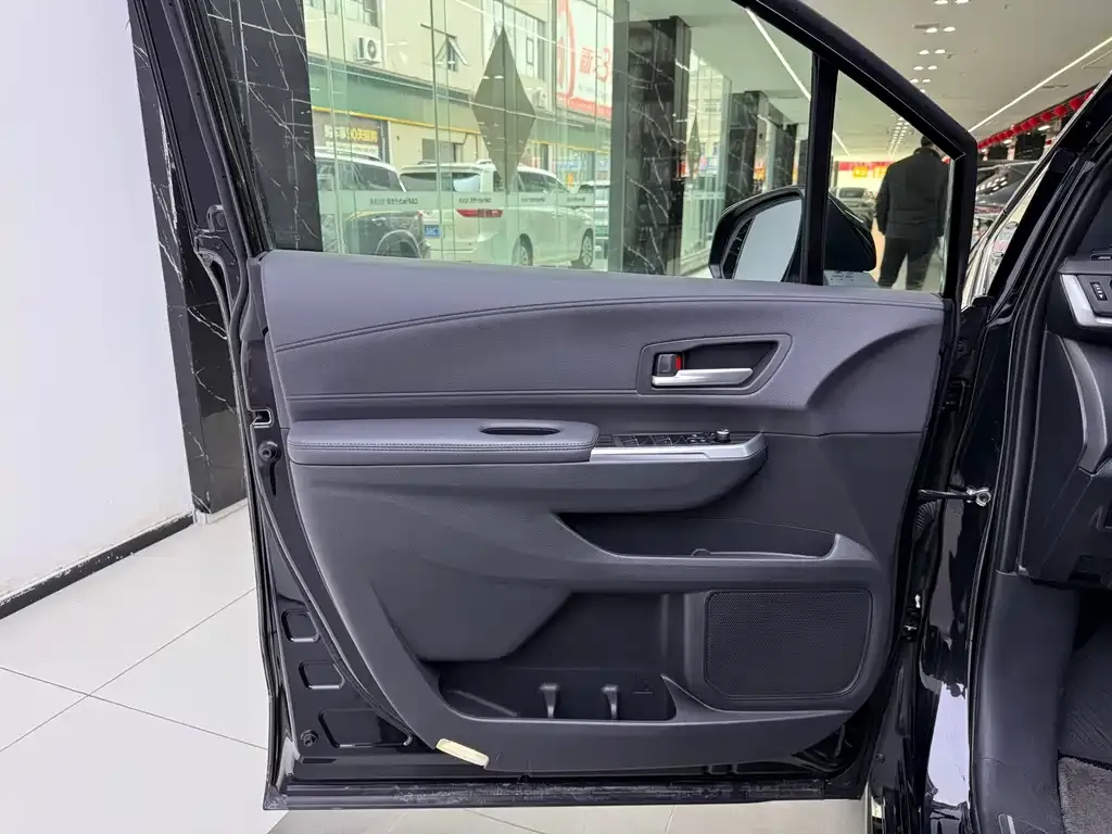 Toyota Sienna 2024 из CN, фото 9