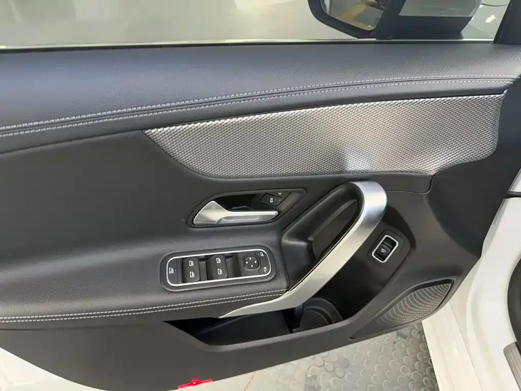 Mercedes-Benz A-Class — фото 10