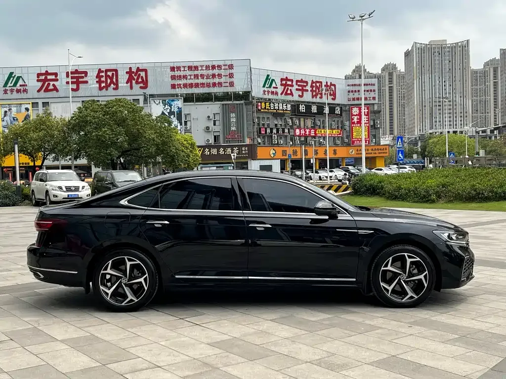 Volkswagen Passat — фото 4