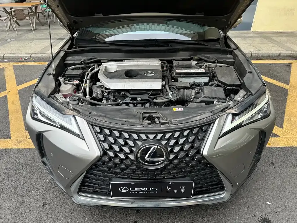 Lexus UX — фото 8