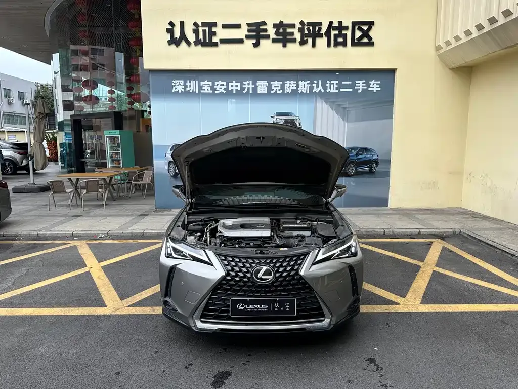 Lexus UX — фото 10