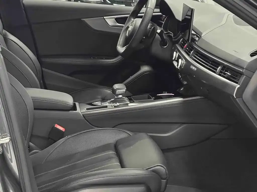 Audi A4L 2024 из CN, фото 10