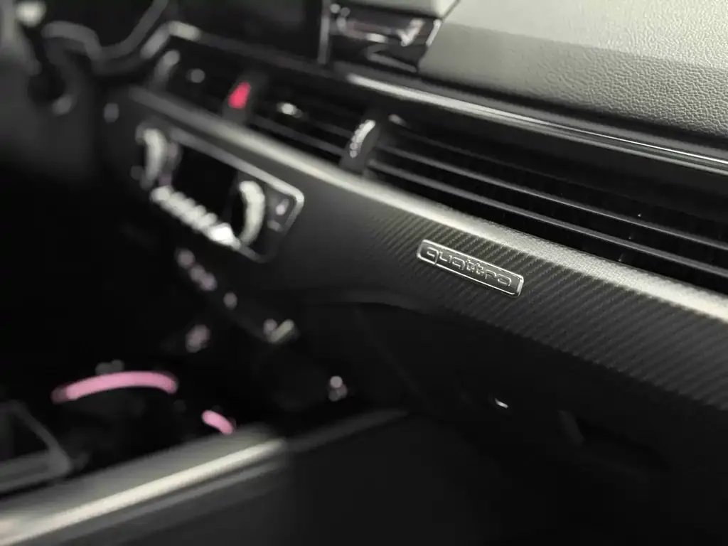 Audi A4L 2024 из CN, фото 6