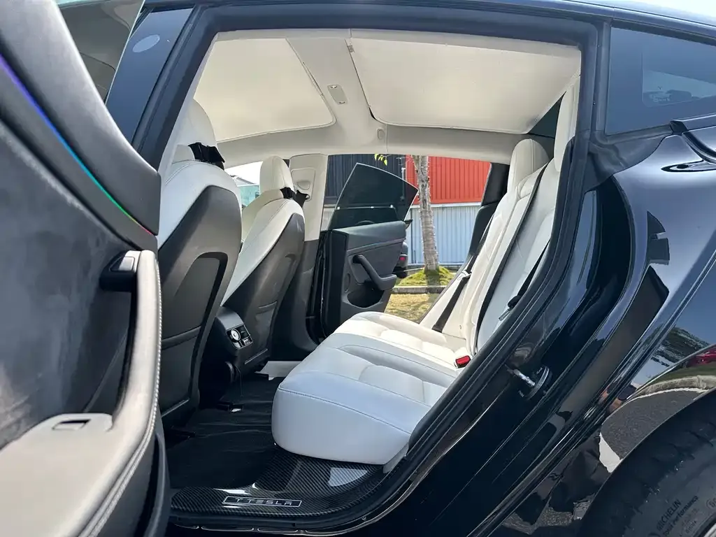 Tesla Model 3 — фото 8