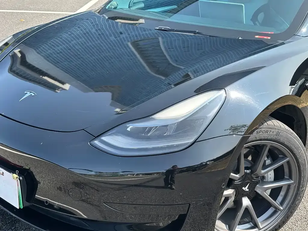 Tesla Model 3 — фото 4