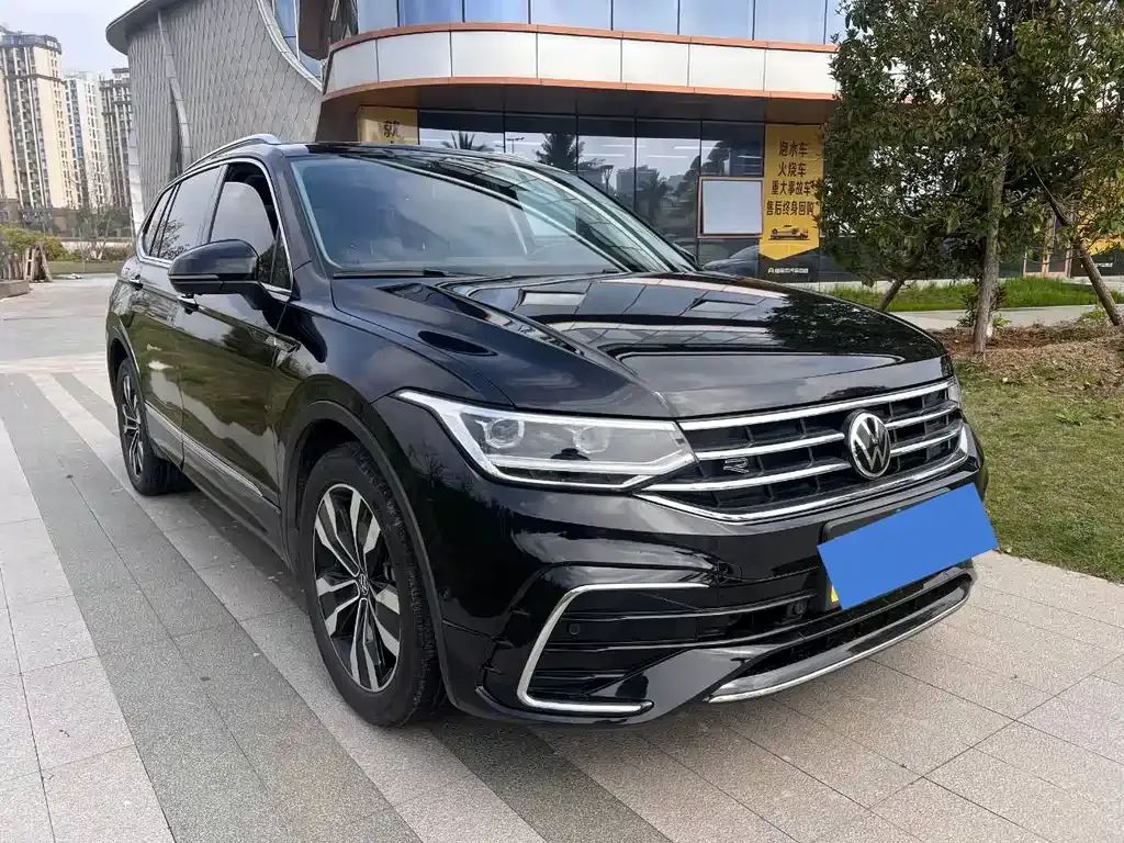 Volkswagen Tiguan L — фото 7