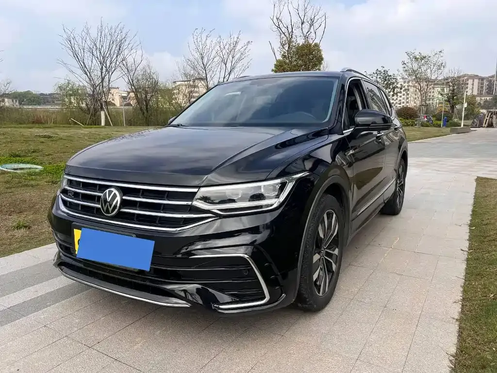 Volkswagen Tiguan L — фото 6