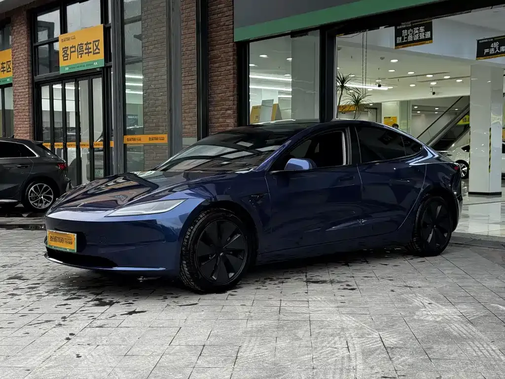 Tesla Model 3 — фото 4