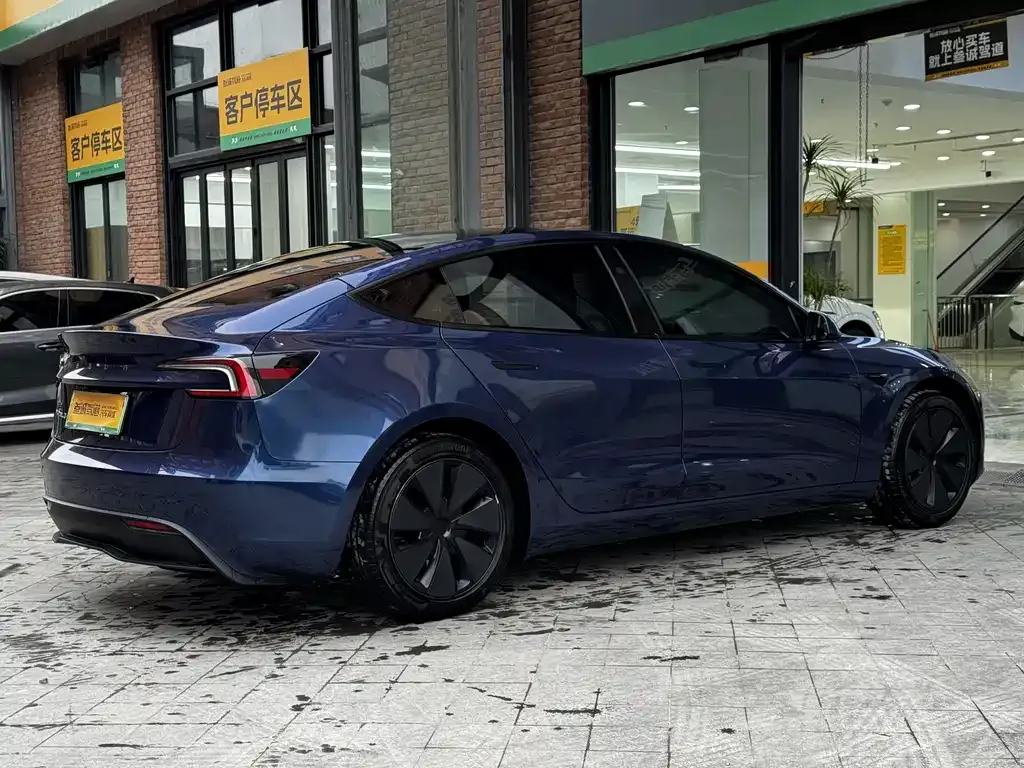 Tesla Model 3 — фото 6