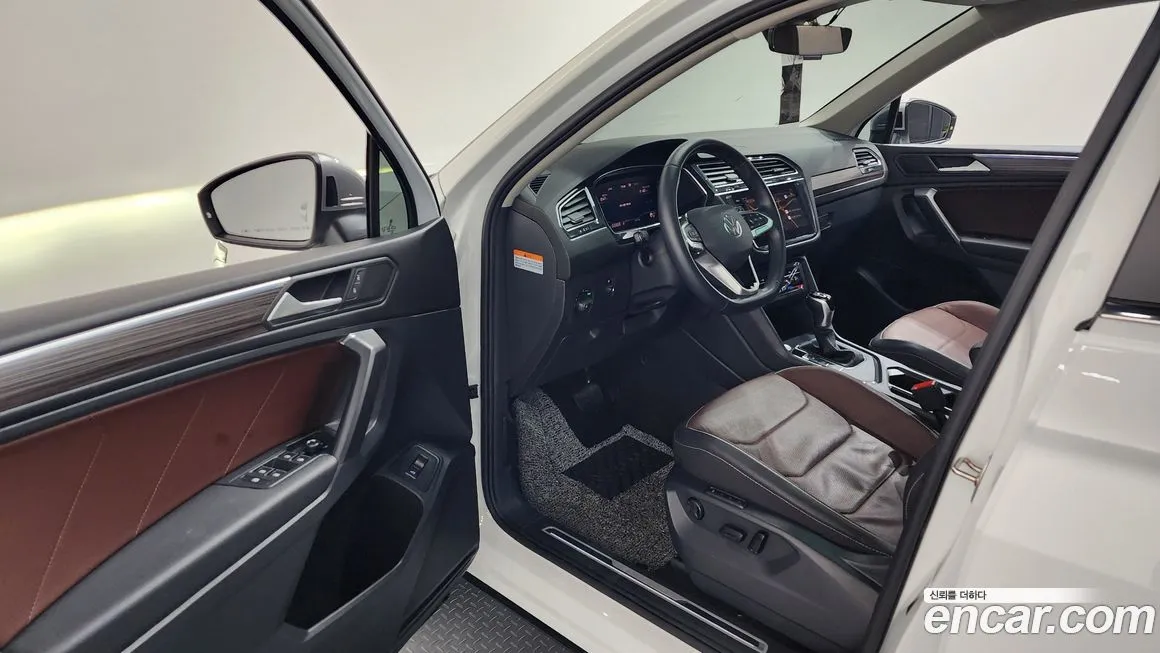 Volkswagen Tiguan — фото 7