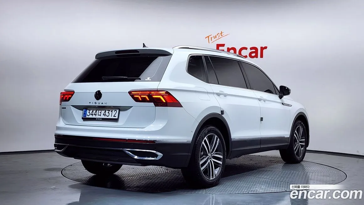Volkswagen Tiguan — фото 5