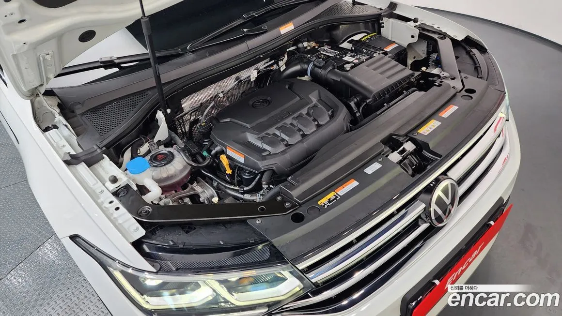 Volkswagen Tiguan — фото 10