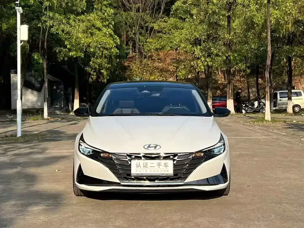 Hyundai Elantra — фото 6
