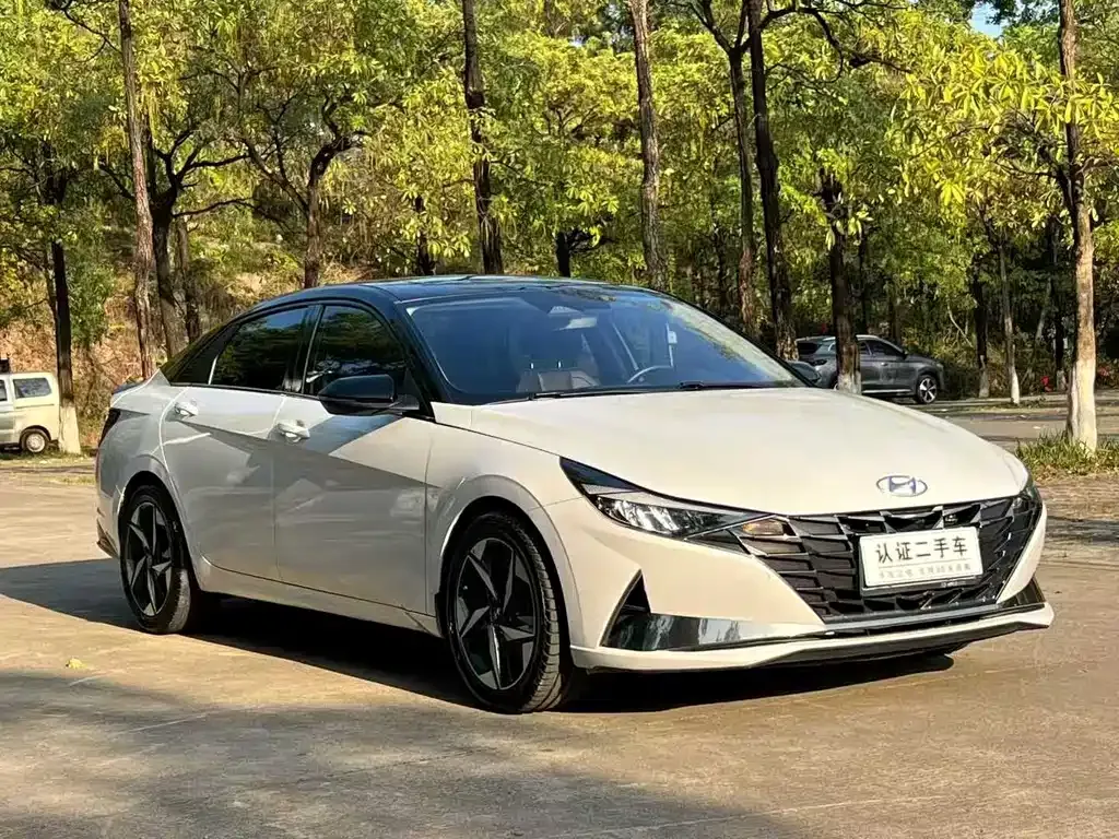 Hyundai Elantra — фото 9