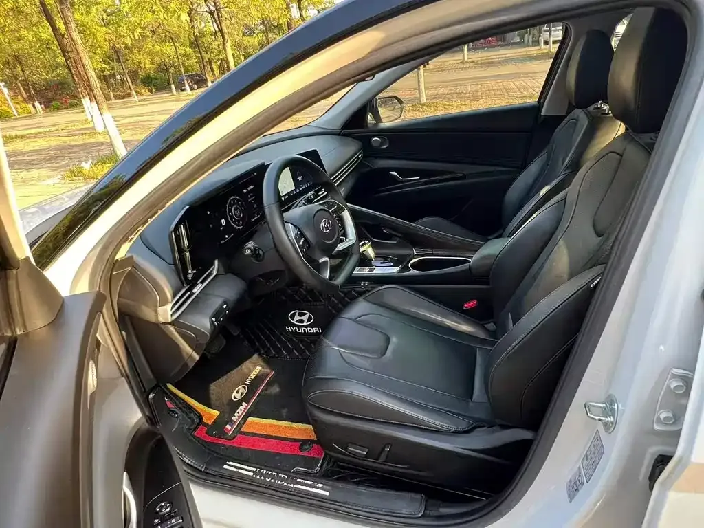 Hyundai Elantra — фото 3