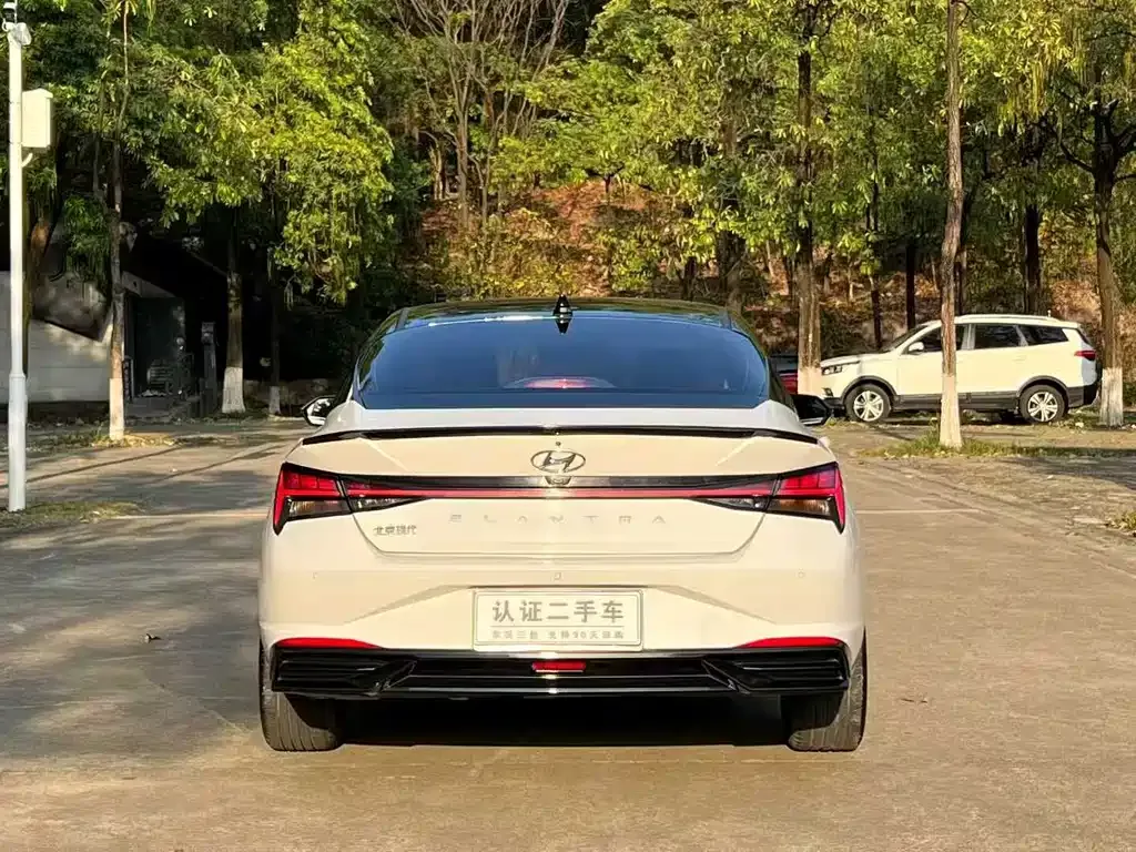 Hyundai Elantra — фото 8