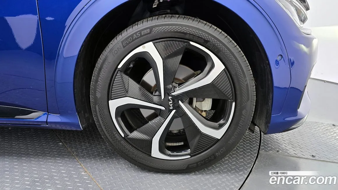 Kia EV6 — фото 6