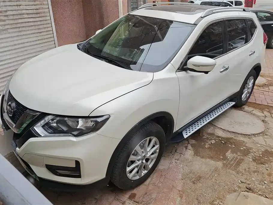Nissan X-Trail — фото 1