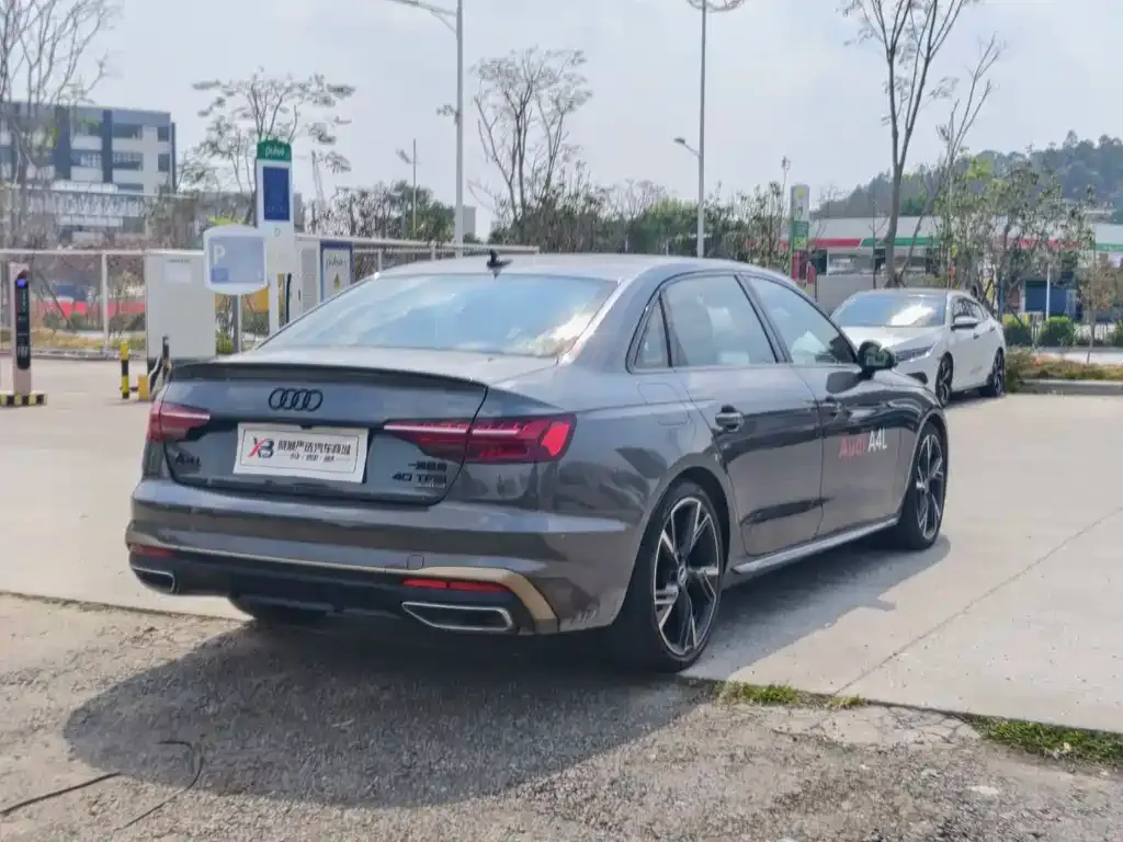 Audi A4L 2024 из CN, фото 4