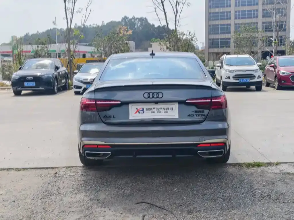 Audi A4L 2024 из CN, фото 2