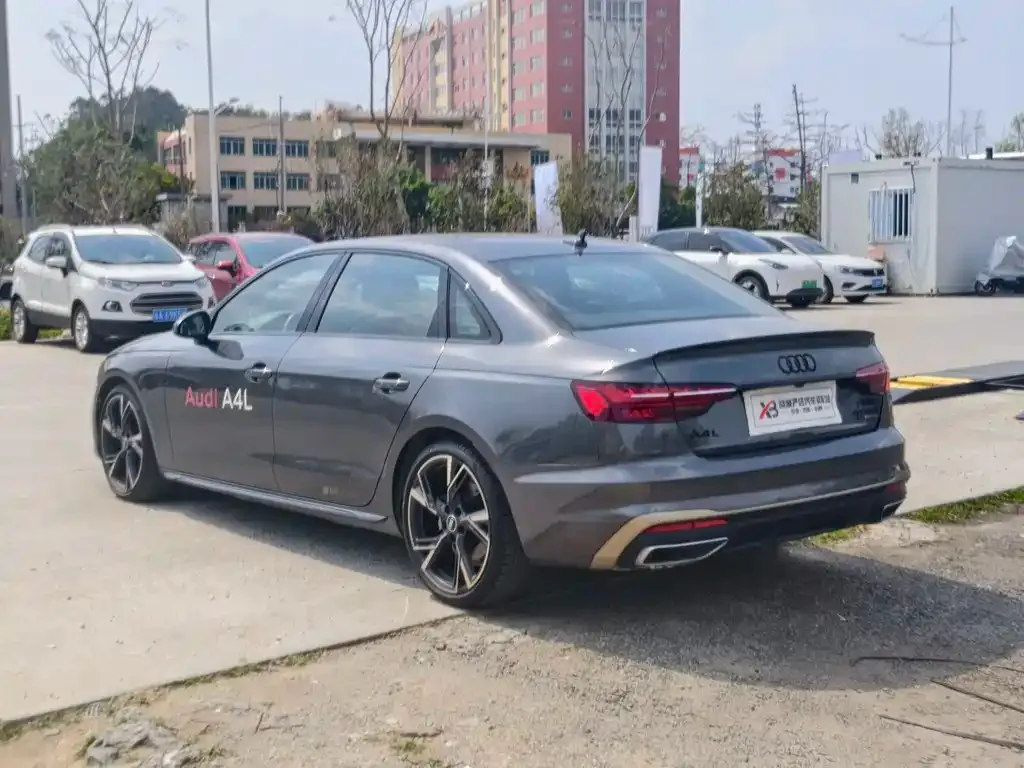 Audi A4L 2024 из CN, фото 6