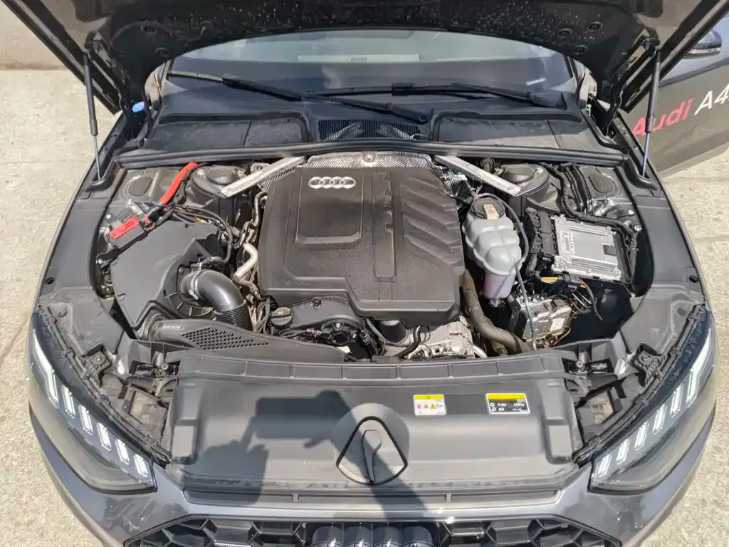 Audi A4L 2024 из CN, фото 8