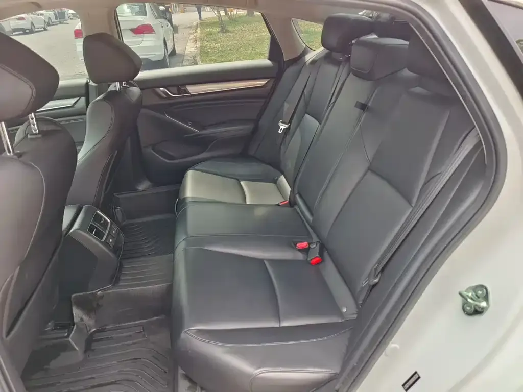 Honda Accord — фото 2