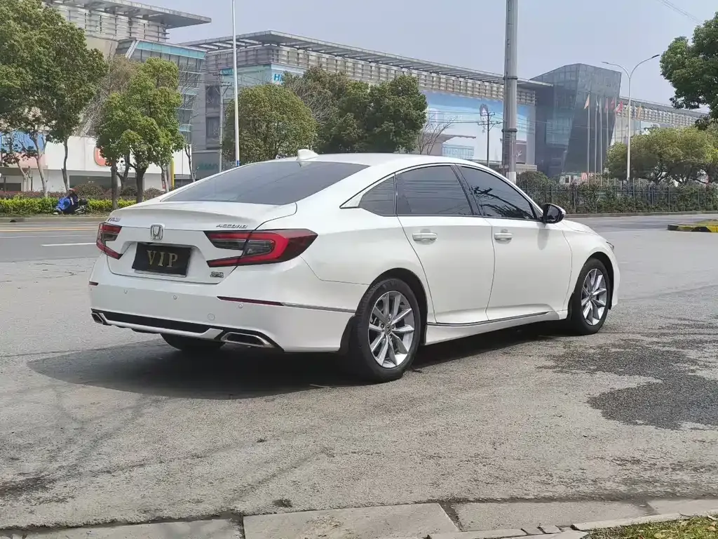 Honda Accord — фото 3