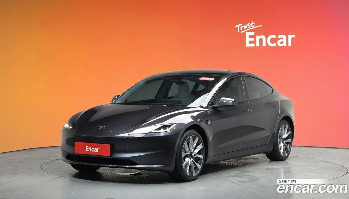 Tesla Model 3 — фото 1