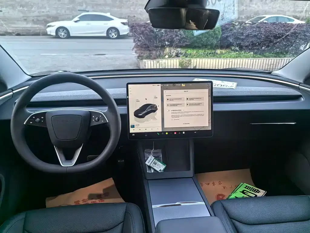 Tesla Model 3 — фото 6