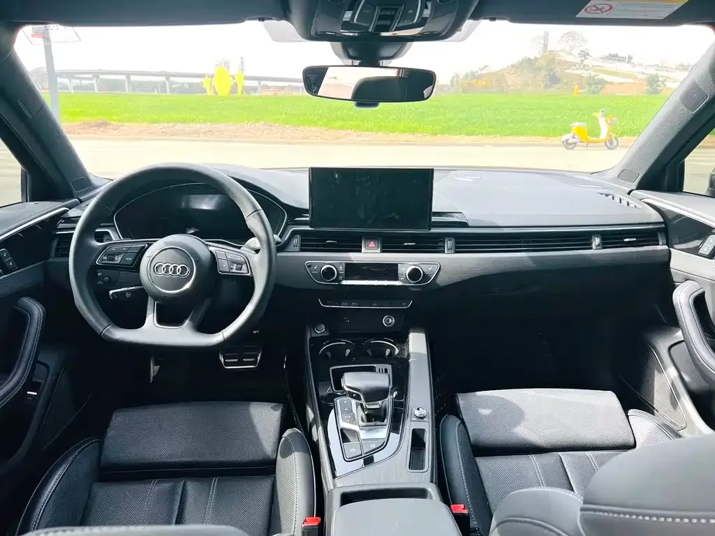 Audi A4L 2023 из CN, фото 5