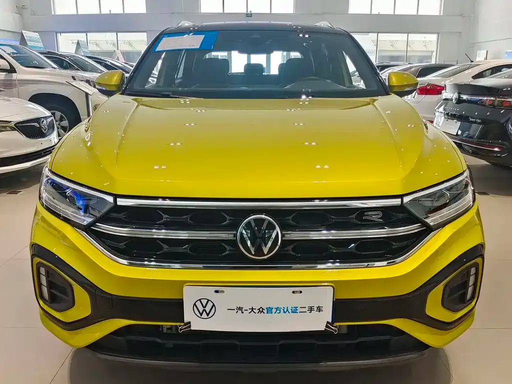 Volkswagen T-Roc — фото 10