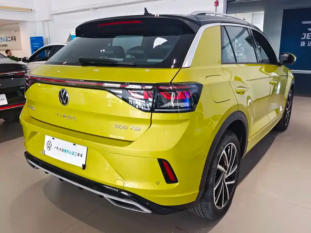 Volkswagen T-Roc — фото 5