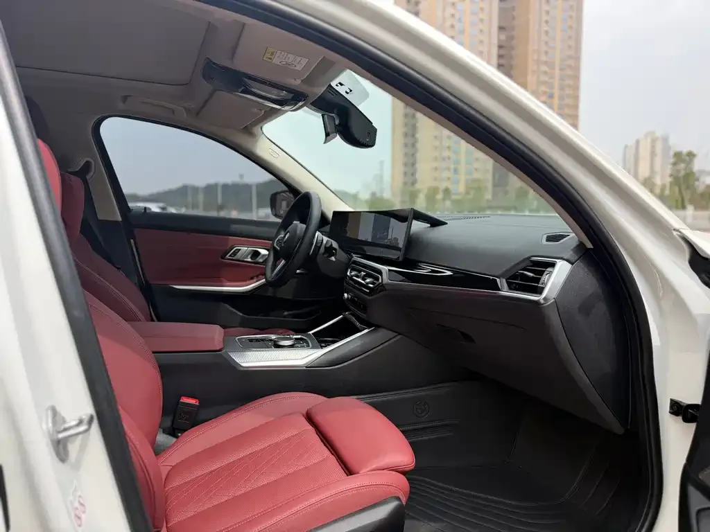 BMW 3 Series 2023 из CN, фото 10