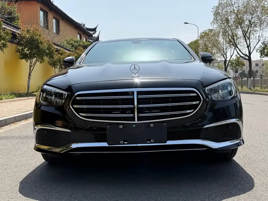 Mercedes-Benz E-Class — фото 10