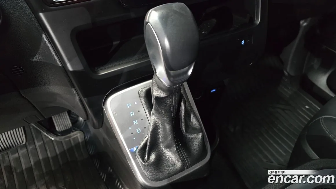 Hyundai Staria — фото 4