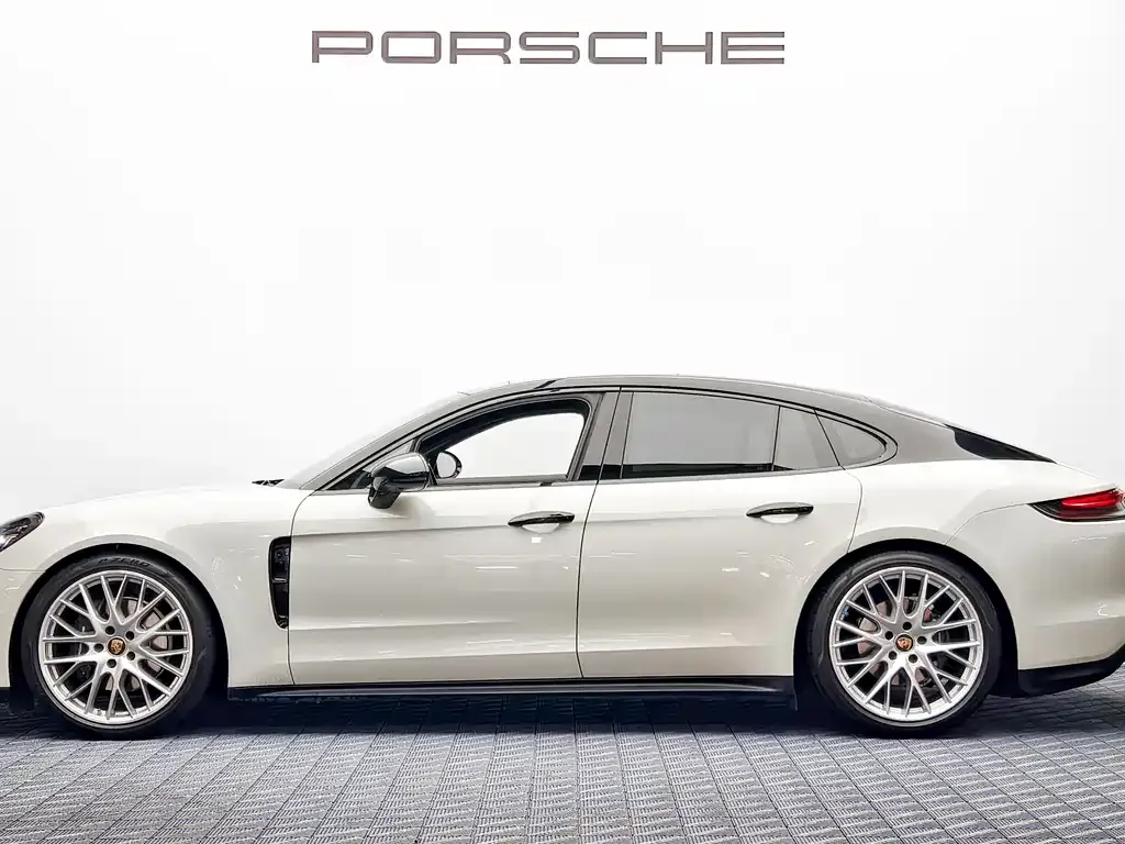 Porsche Panamera — фото 10