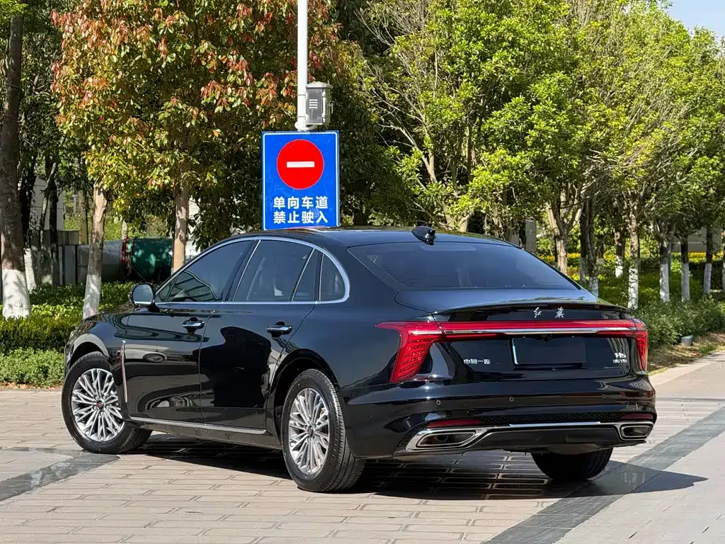 Hongqi H5 — фото 10