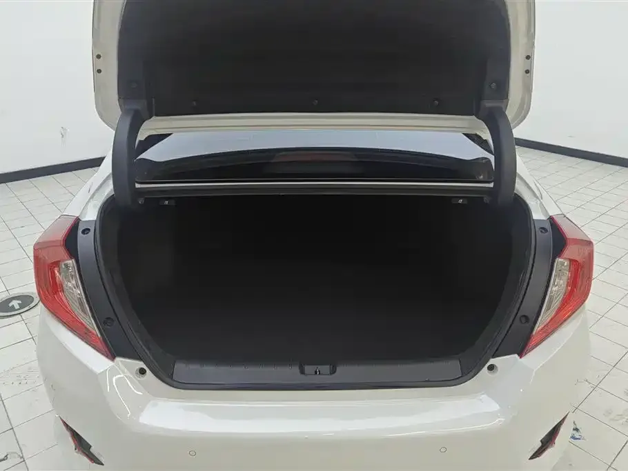 Honda Civic — фото 10